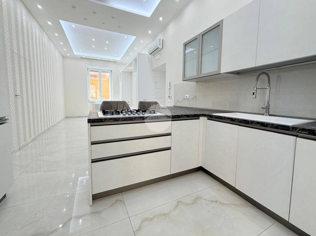 appartamento in vendita a Napoli in zona Zona Industriale-Ferrovia