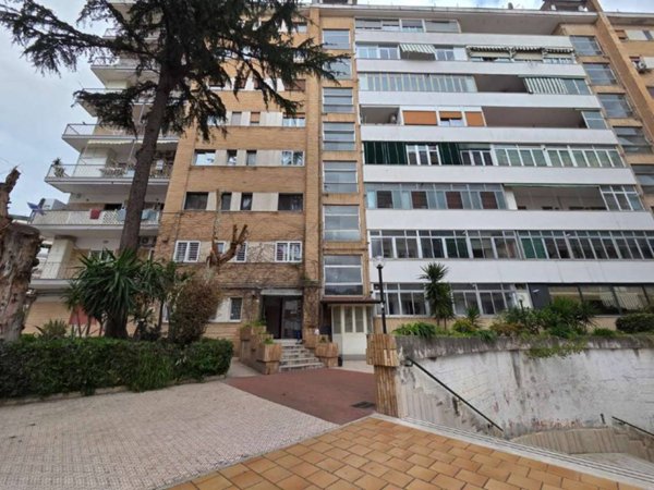 appartamento in vendita a Napoli in zona Fuorigrotta