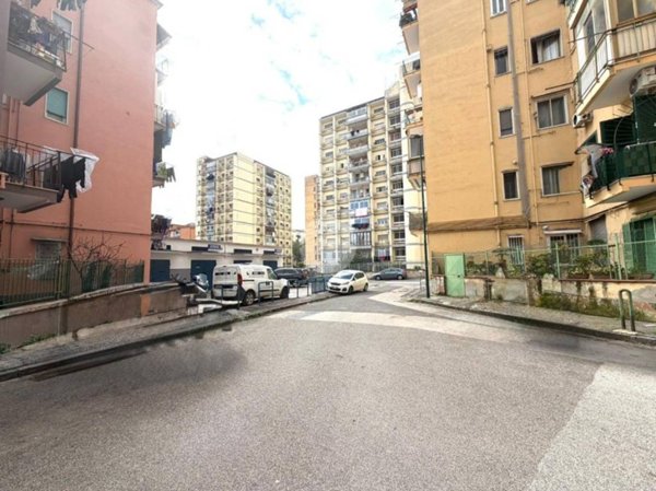 appartamento in vendita a Napoli in zona Fuorigrotta