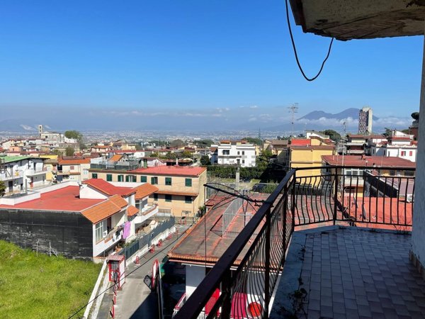 appartamento in vendita a Napoli in zona Chiaiano