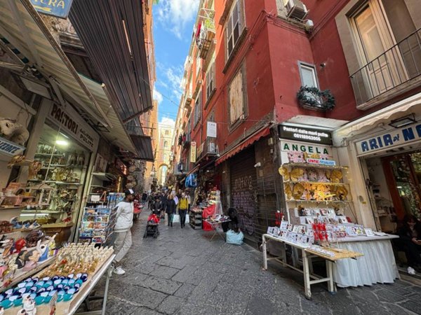 appartamento in vendita a Napoli in zona San Lorenzo