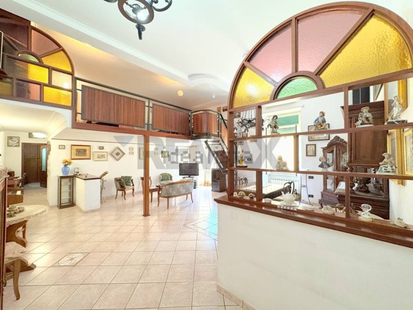 appartamento in vendita a Napoli in zona Chiaia