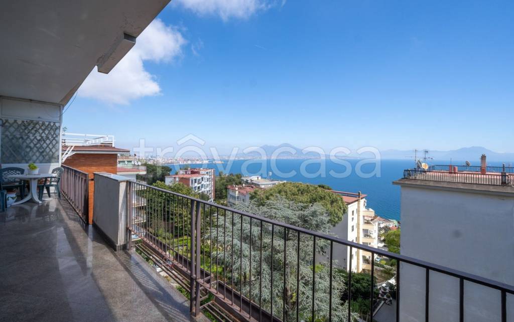 appartamento in vendita a Napoli in zona Posillipo