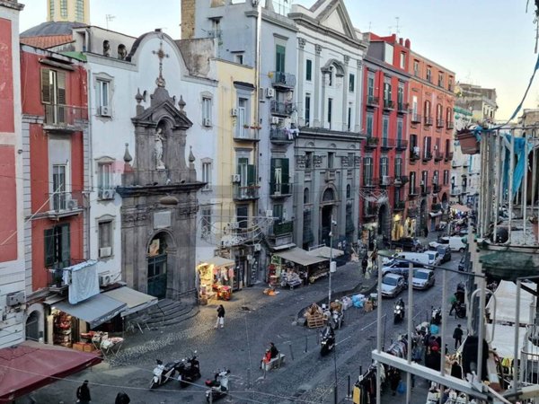 appartamento in vendita a Napoli in zona Stella