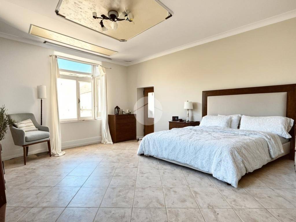 appartamento in vendita a Napoli in zona San Lorenzo