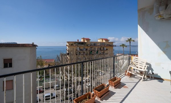 appartamento in vendita a Napoli in zona Bagnoli