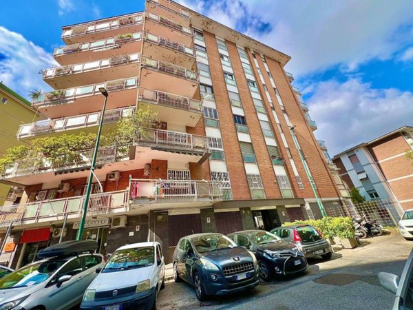 appartamento in vendita a Napoli in zona Arenella