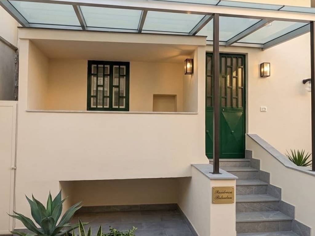 appartamento in vendita a Napoli in zona Bagnoli