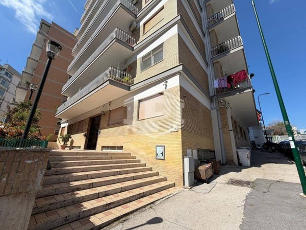 appartamento in vendita a Napoli in zona Bagnoli