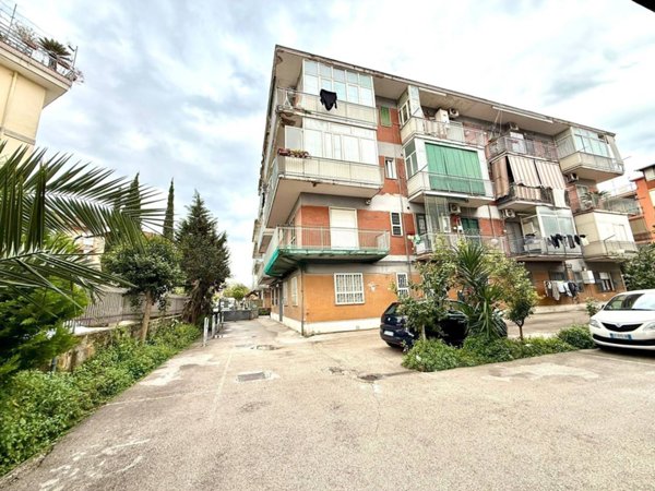 appartamento in vendita a Napoli in zona Secondigliano