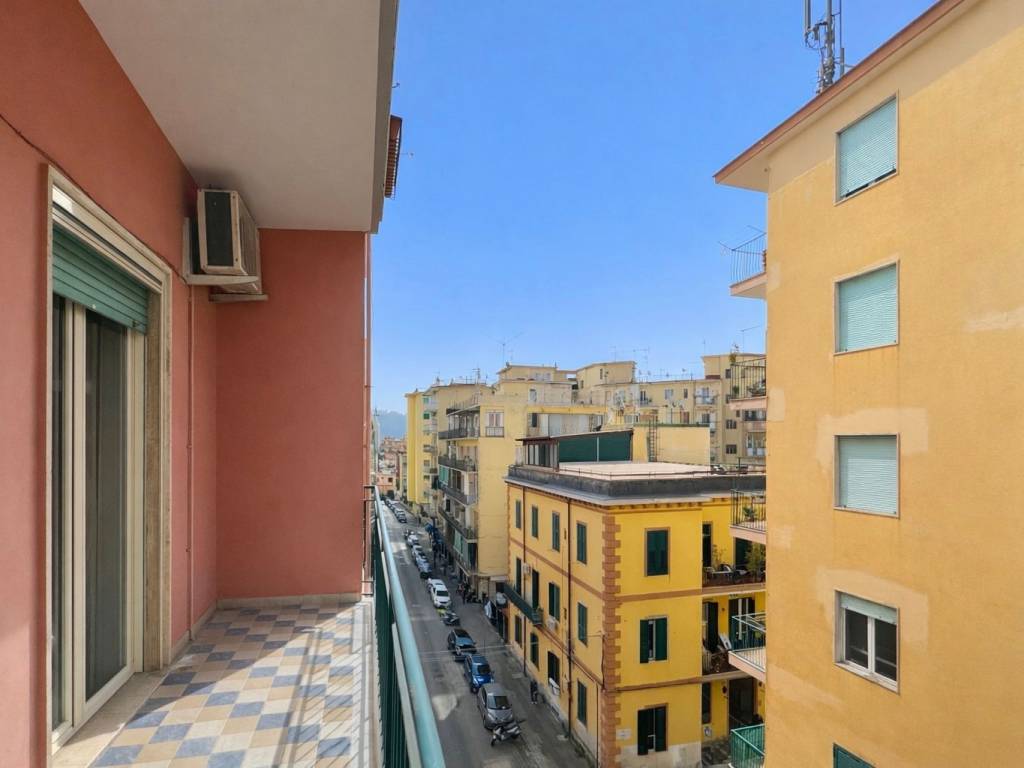 appartamento in vendita a Napoli in zona Bagnoli