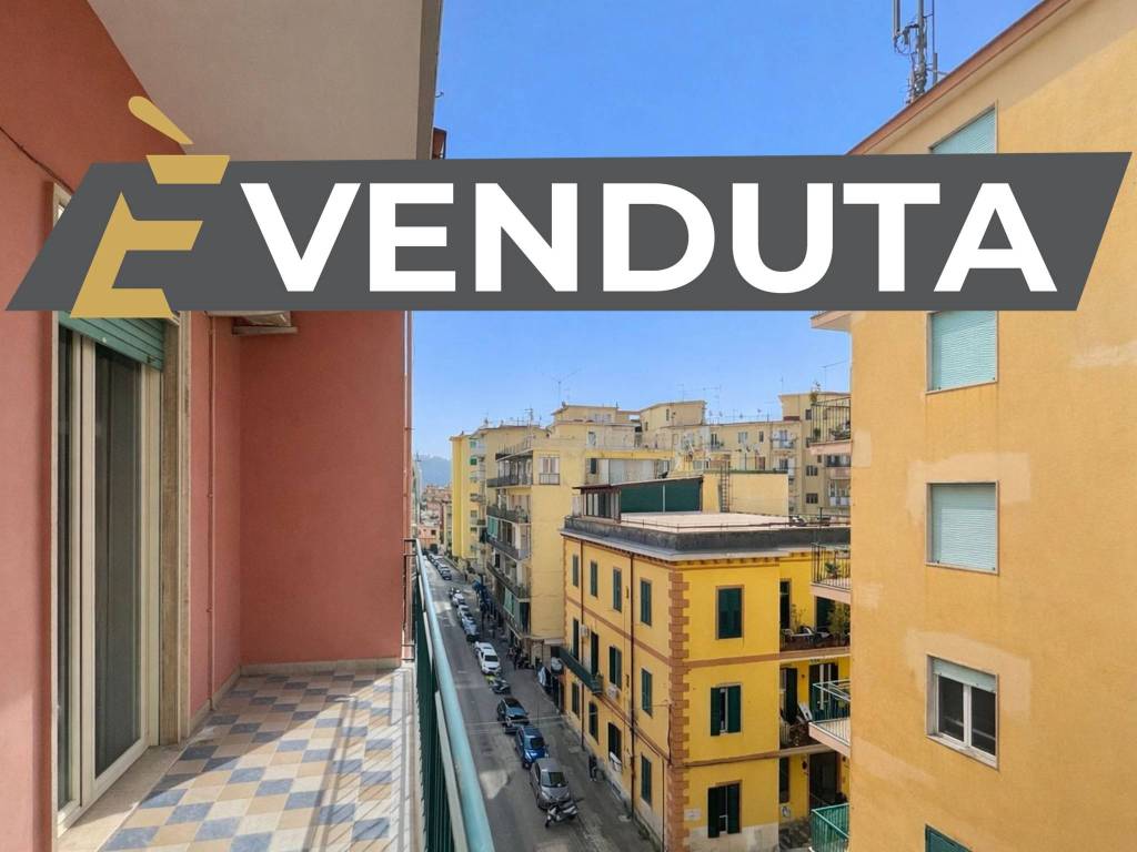 appartamento in vendita a Napoli in zona Bagnoli
