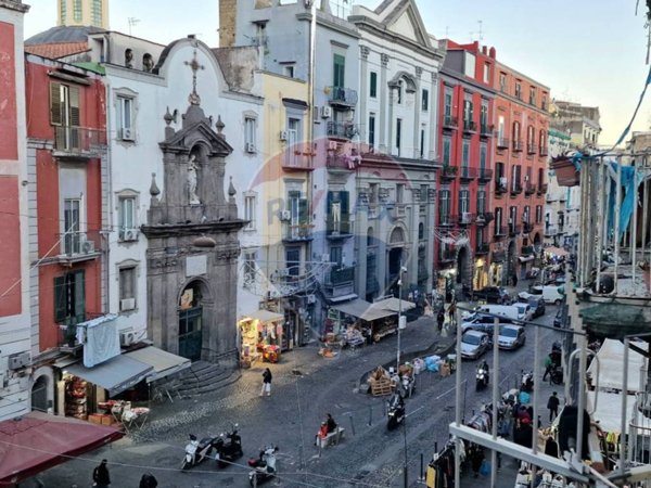 appartamento in vendita a Napoli in zona Stella
