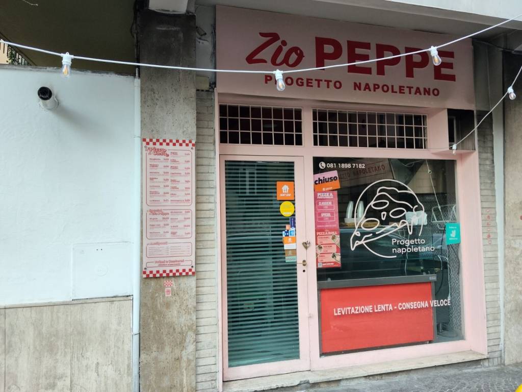 negozio in vendita a Napoli in zona Vomero