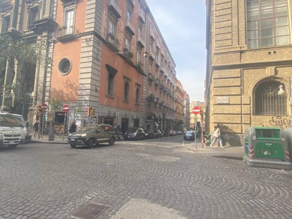 appartamento in vendita a Napoli in zona Mercato