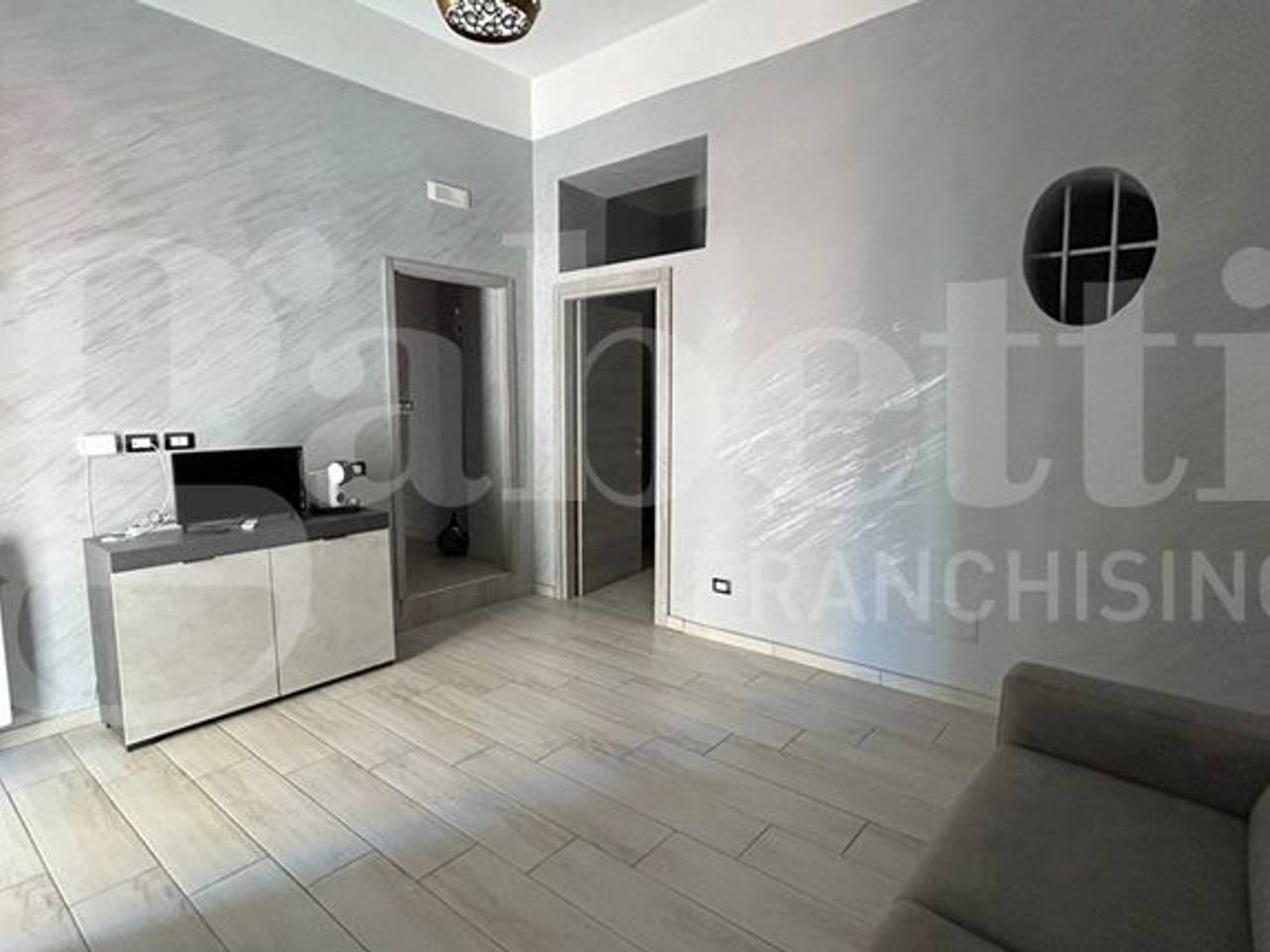 appartamento in vendita a Napoli in zona Pendino / San Giuseppe