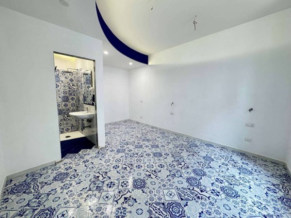 appartamento in vendita a Napoli in zona Arenella