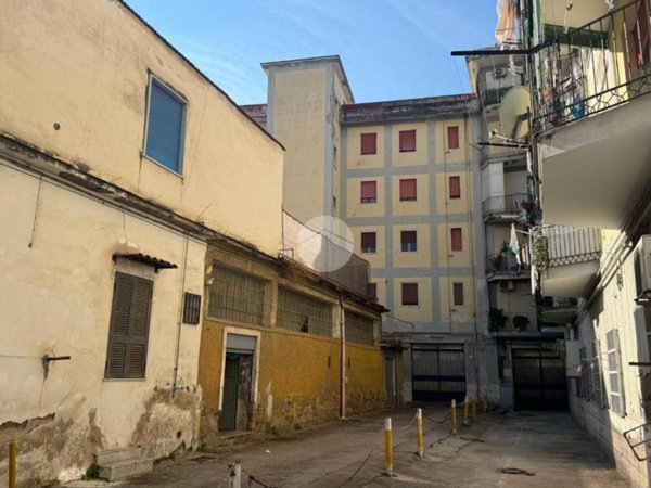 appartamento in vendita a Napoli in zona Barra