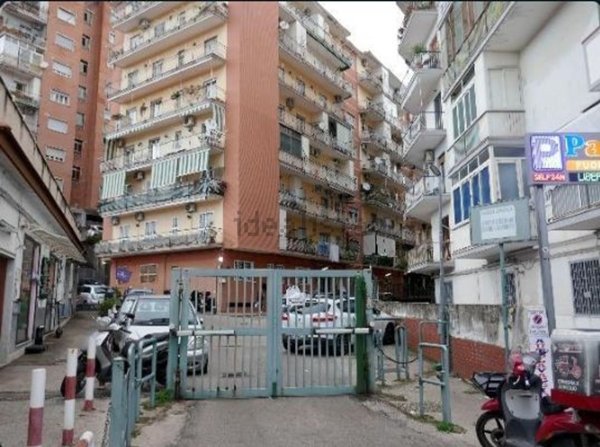 appartamento in vendita a Napoli in zona Fuorigrotta