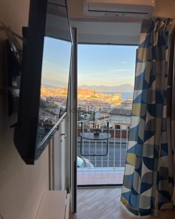 monolocale in vendita a Napoli in zona Chiaia