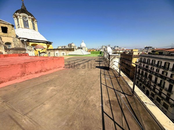 appartamento in vendita a Napoli in zona Mercato