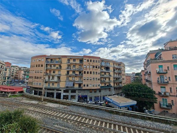 appartamento in vendita a Napoli in zona Chiaia