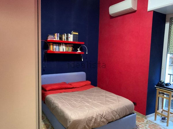 appartamento in vendita a Napoli in zona Chiaia