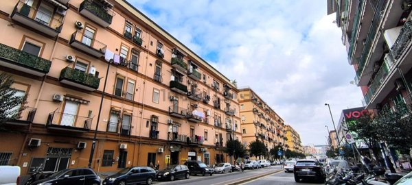 appartamento in vendita a Napoli in zona San Lorenzo