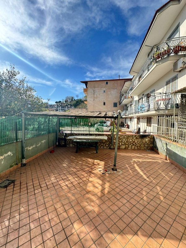 appartamento in vendita a Napoli in zona Pianura