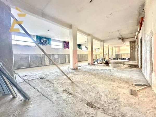 negozio in vendita a Napoli in zona Piscinola