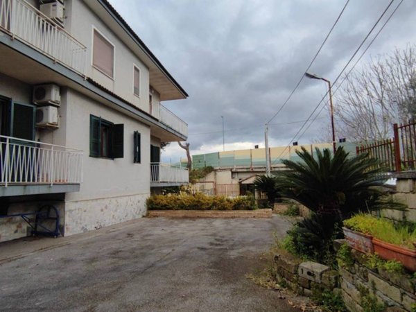 appartamento in vendita a Napoli in zona Fuorigrotta