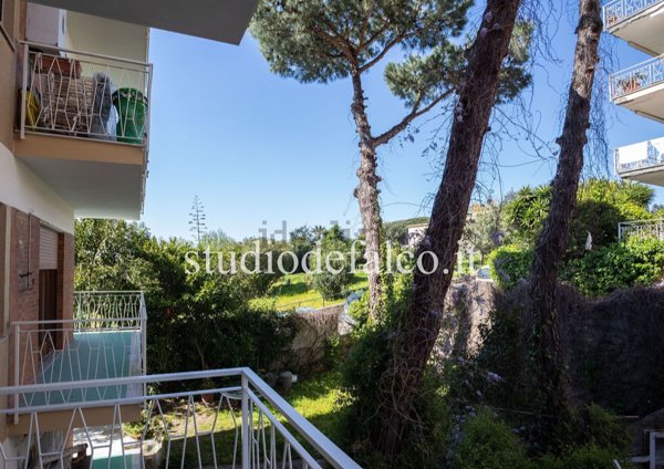 appartamento in vendita a Napoli in zona Posillipo