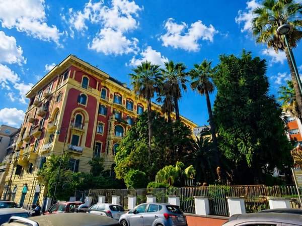 appartamento in vendita a Napoli in zona Chiaia
