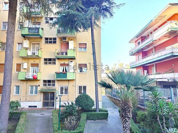 appartamento in vendita a Napoli in zona Arenella