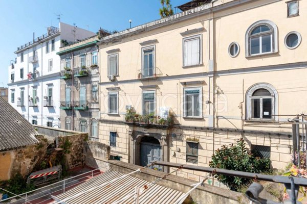 appartamento in vendita a Napoli in zona Chiaia