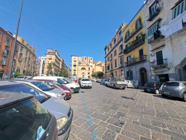 appartamento in vendita a Napoli in zona Mercato