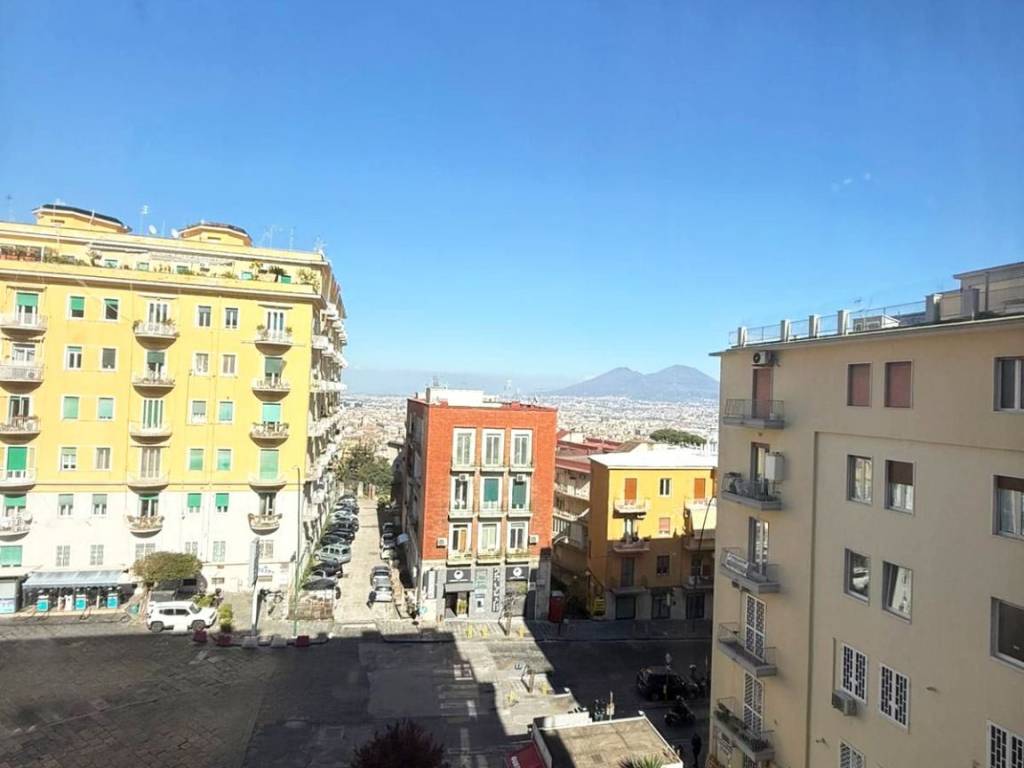 appartamento in vendita a Napoli in zona Arenella