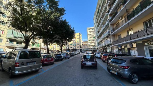 appartamento in vendita a Napoli in zona Fuorigrotta