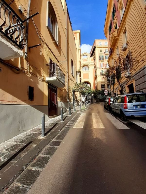 appartamento in vendita a Napoli in zona San Ferdinando