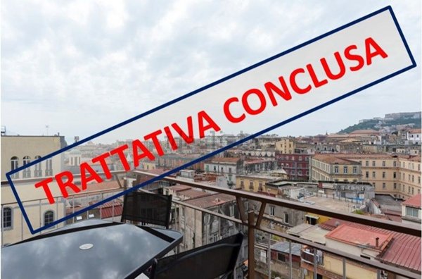 appartamento in vendita a Napoli in zona San Carlo all'Arena