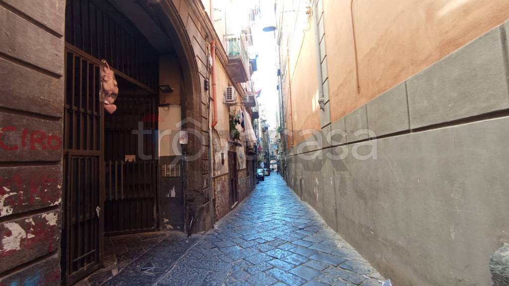 negozio in vendita a Napoli in zona San Lorenzo