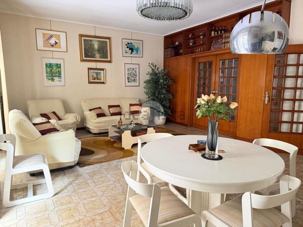 appartamento in vendita a Napoli in zona Arenella