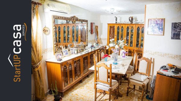 appartamento in vendita a Napoli in zona San Carlo all'Arena