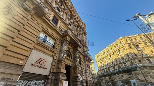 appartamento in vendita a Napoli in zona Mercato