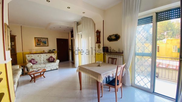 appartamento in vendita a Napoli in zona Fuorigrotta