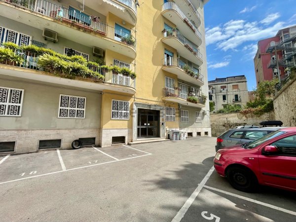 appartamento in vendita a Napoli in zona Arenella
