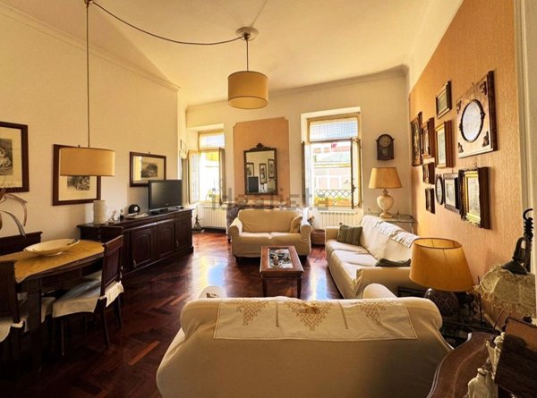 appartamento in vendita a Napoli in zona Vicaria