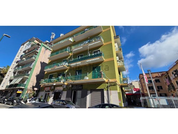 appartamento in vendita a Napoli in zona Bagnoli