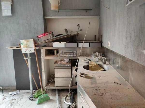 locale commerciale in vendita a Napoli in zona Vomero