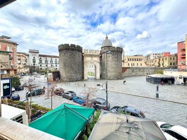 appartamento in vendita a Napoli in zona San Lorenzo